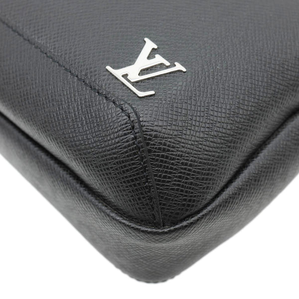 LOUIS VUITTON Avenue Sling Taiga Leather Backpack Bag Black