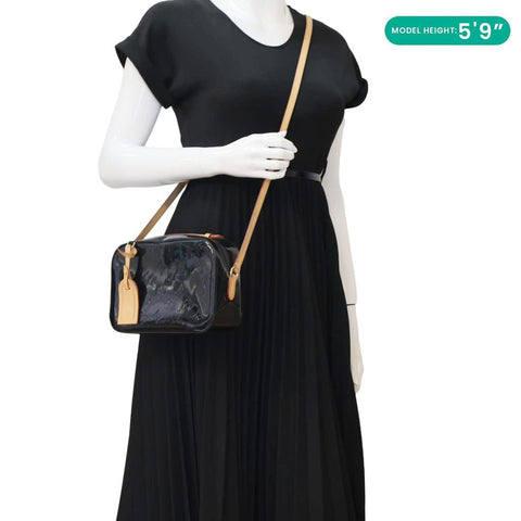 LOUIS VUITTON Santa Monica Monogram Vernis Leather Shoulder Bag Black