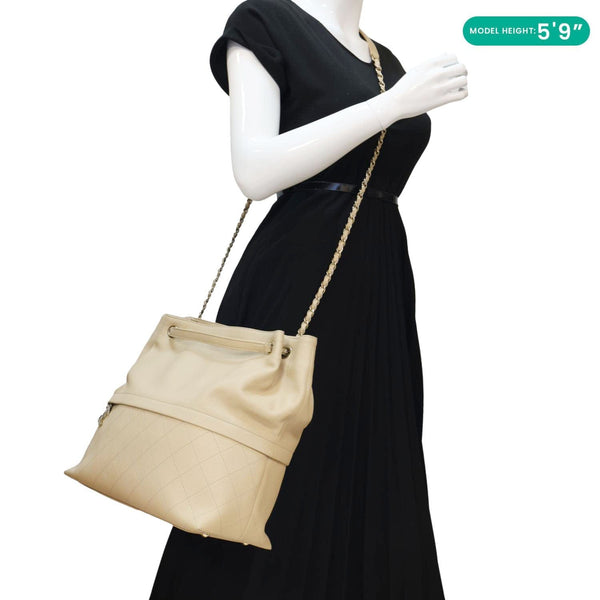 CHANEL Zip Carry Crumpled Grained Calfskin leather Shopping Tote Bag Beige