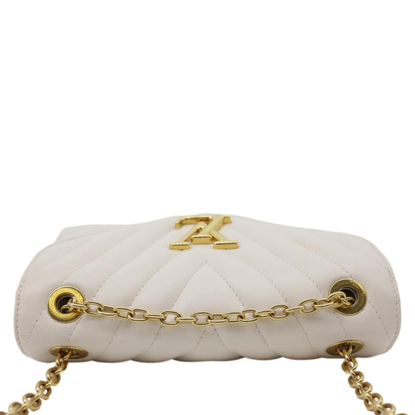 LOUIS VUITTON New Wave Chain MM Calfskin Leather Shoulder Bag Off White
