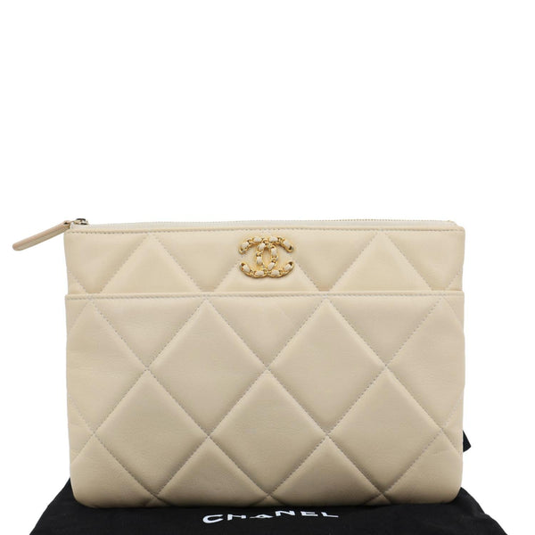 CHANEL Interlocking CC Quilted 19 Leather O-Case Off White