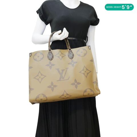 LOUIS VUITTON Onthego GM Giant Monogram Canvas Tote Bag Brown