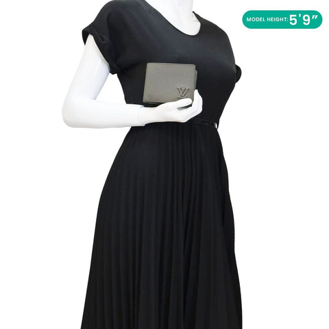 LOUIS VUITTON Multiple Wallet Aerogram Grained Calfskin Leather Clutch Green