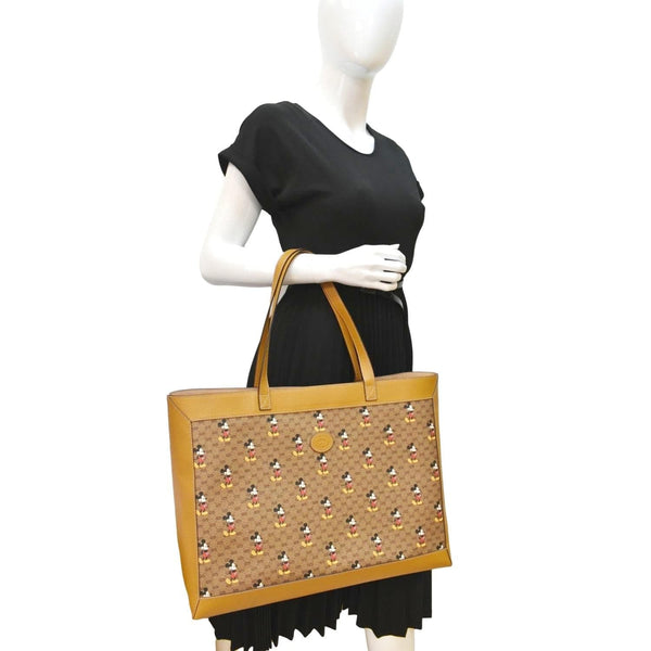 GUCCI Disney x Medium GG Supreme Tote Bag Beige 547947