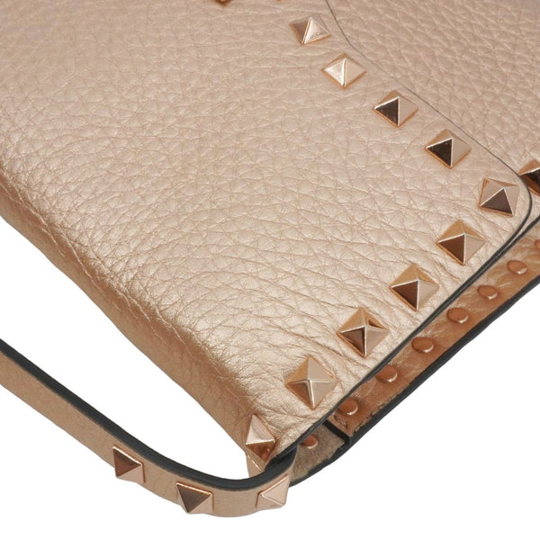 VALENTINO Garavani Rockstud Medium Pebbled Calfskin Leather Crossbody Golden