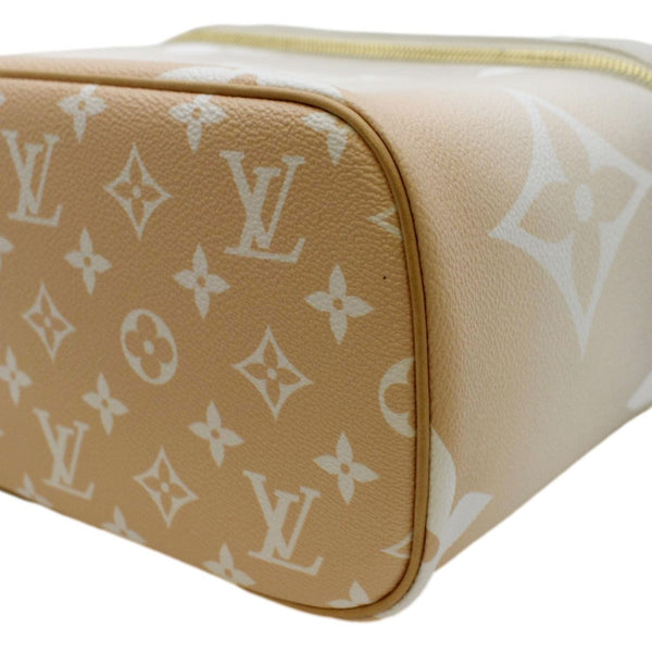 LOUIS VUITTON By The Pool Nice BB Monogram Giant Canvas Vanity Case Brume