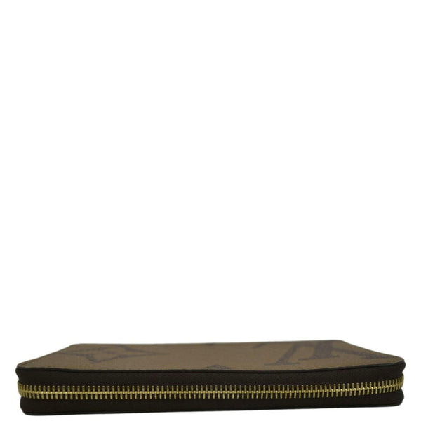 LOUIS VUITTON Giant Monogram Reverse Zippy Wallet Brown