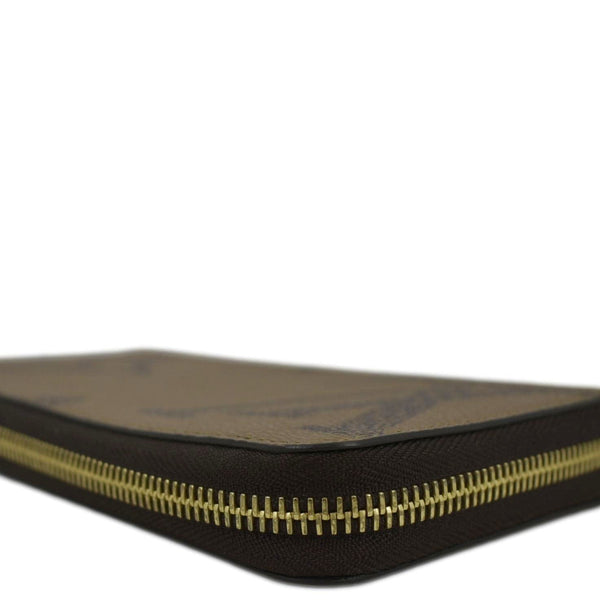 LOUIS VUITTON Giant Monogram Reverse Zippy Wallet Brown