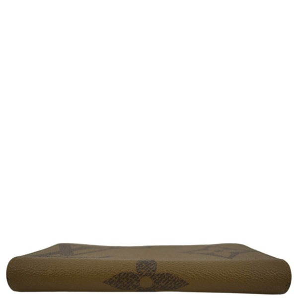 LOUIS VUITTON Giant Monogram Reverse Zippy Wallet Brown