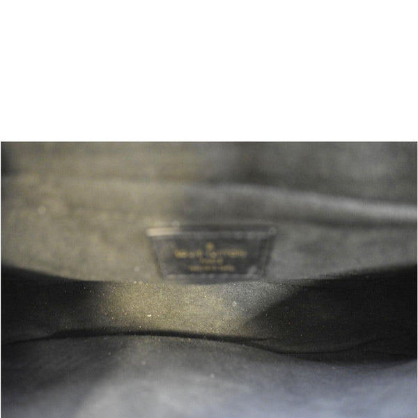 LOUIS VUITTON New Wave Chain MM Calfskin Leather Shoulder Bag Black