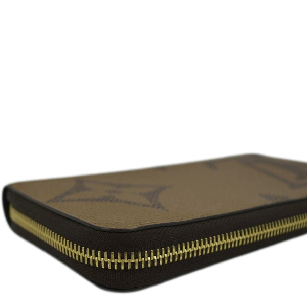 LOUIS VUITTON Giant Monogram Reverse Zippy Wallet Brown