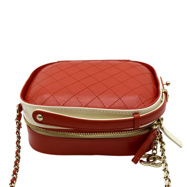 CHANEL Crumpled Calfskin Vanity Case Crossbody Bag Red