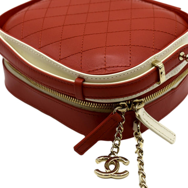CHANEL Crumpled Calfskin Vanity Case Crossbody Bag Red