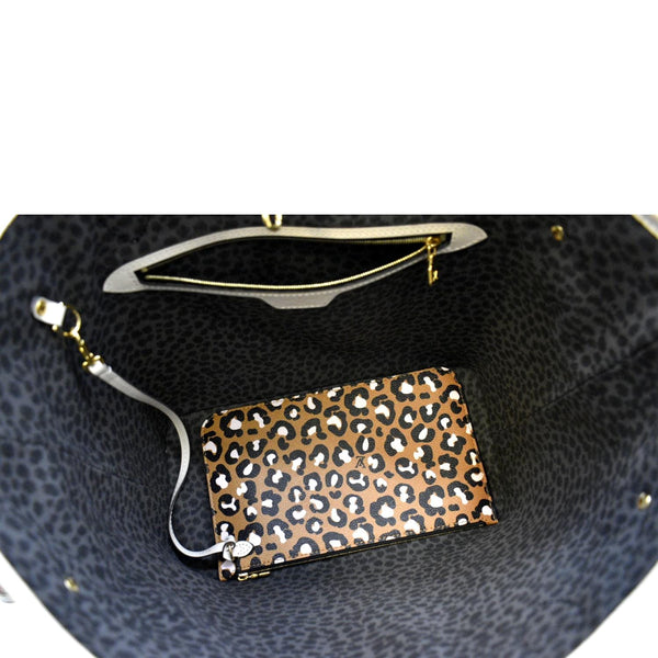 LOUIS VUITTON Neverfull MM Wild At Heart Monogram Giant Tote Bag Creme