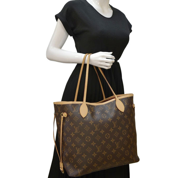 LOUIS VUITTON Neverfull MM Monogram Canvas Tote Bag Brown