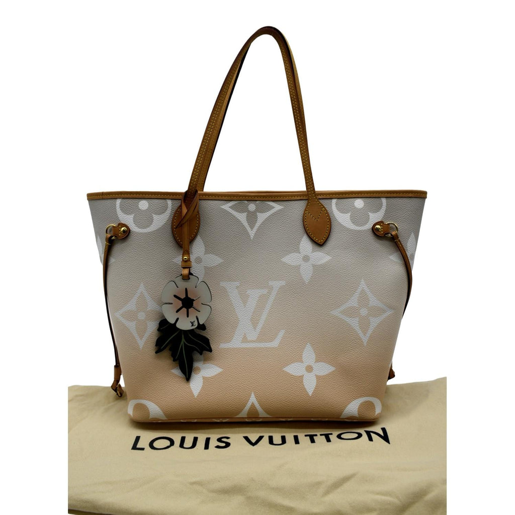 by the pool louis vuitton neverfull