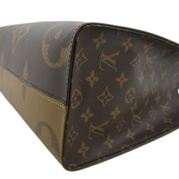 LOUIS VUITTON Onthego MM Giant Monogram Canvas Tote Shoulder Bag Brown