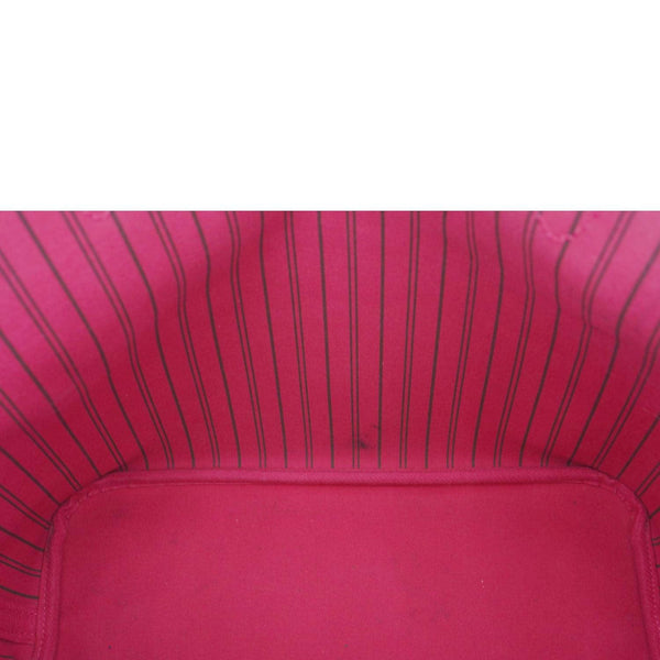 Louis Vuitton Neverfull MM - Interior Close-up Red Lining View 3