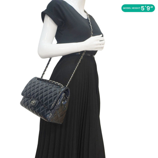 CHANEL Classic Double Flap Quilted Patent Leather Shoulder Bag Navy Blue