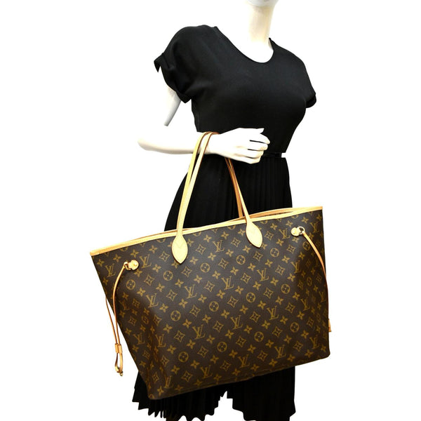 LOUIS VUITTON Neverfull GM Monogram Canvas Tote Bag Brown