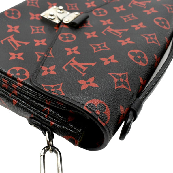 LOUIS VUITTON Metis Pochette Infrarouge Monogram Canvas Crossbody Bag Black