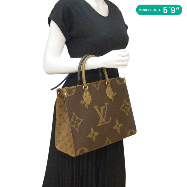 LOUIS VUITTON Onthego MM Giant Monogram Canvas Tote Shoulder Bag Brown