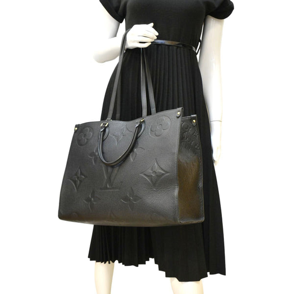 LOUIS VUITTON Onthego GM Monogram Empreinte Leather Tote Shoulder Bag Black