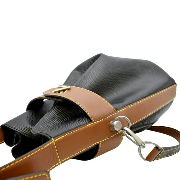 LOUIS VUITTON Twist Epi Leather Bucket Crossbody Bag Black