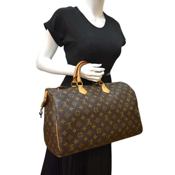 LOUIS VUITTON Speedy 40 Monogram Canvas Satchel Bag Brown