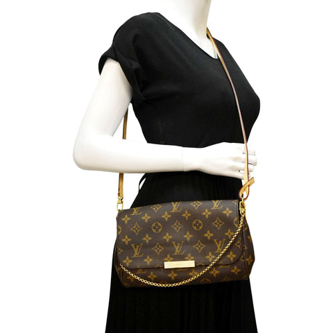 LOUIS VUITTON Favorite MM Monogram Canvas Crossbody Bag Brown