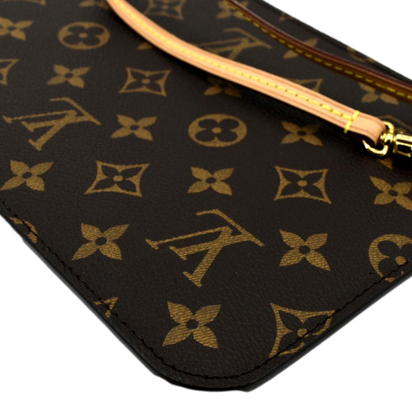 LOUIS VUITTON Neverfull Monogram Canvas Pochette Wristlet Pouch Brown