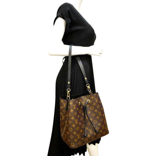 LOUIS VUITTON Neonoe Monogram Canvas Shoulder Bag Brown