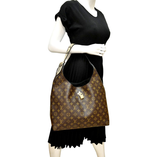 LOUIS VUITTON Flower Hobo Monogram Canvas Shoulder Hobo Bag Brown