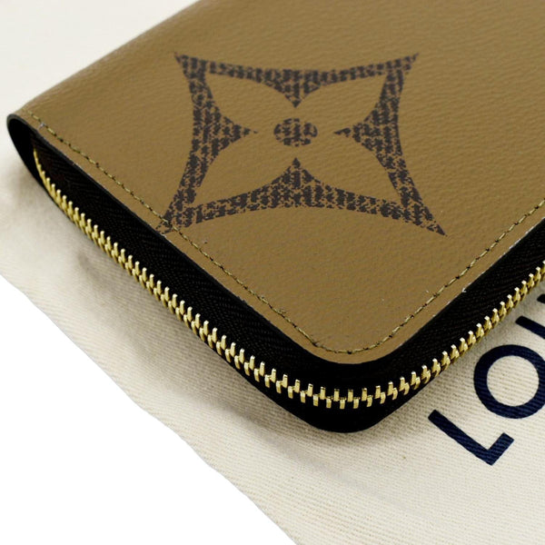 LOUIS VUITTON Giant Monogram Reverse Zippy Wallet Brown