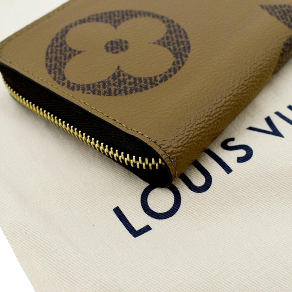 LOUIS VUITTON Giant Monogram Reverse Zippy Wallet Brown
