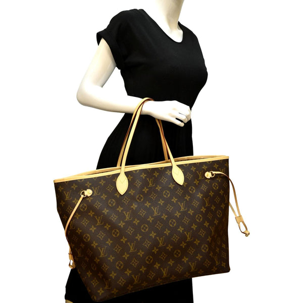 LOUIS VUITTON Neverfull GM Monogram Canvas Tote Bag Brown