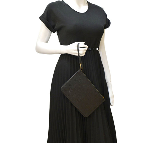 LOUIS VUITTON Neverfull Empreinte Monogram Pochette Wristlet Pouch Black