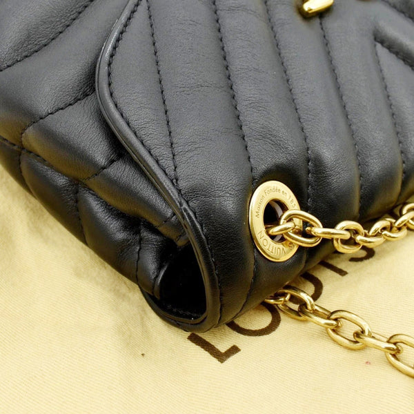 LOUIS VUITTON New Wave Chain Leather Crossbody Bag Black