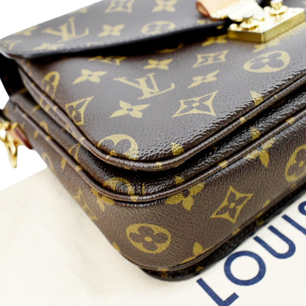 LOUIS VUITTON Metis Pochette Monogram Canvas Crossbody Bag Brown