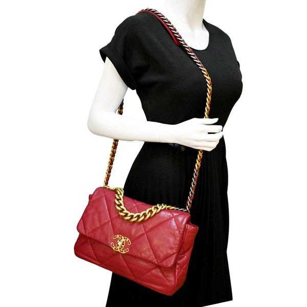 CHANEL 19 Quilted Lambskin Leather Flap Shoulder Bag Red