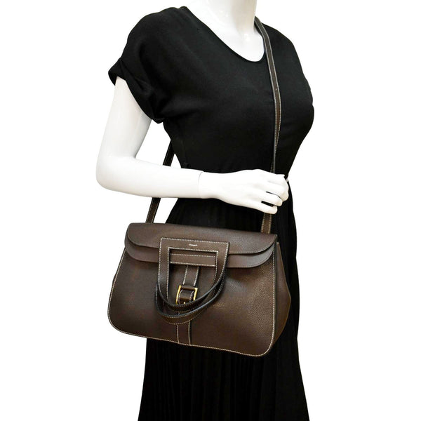 HERMES Halzan 31 Clemence Leather Crossbody Bag Etoupe