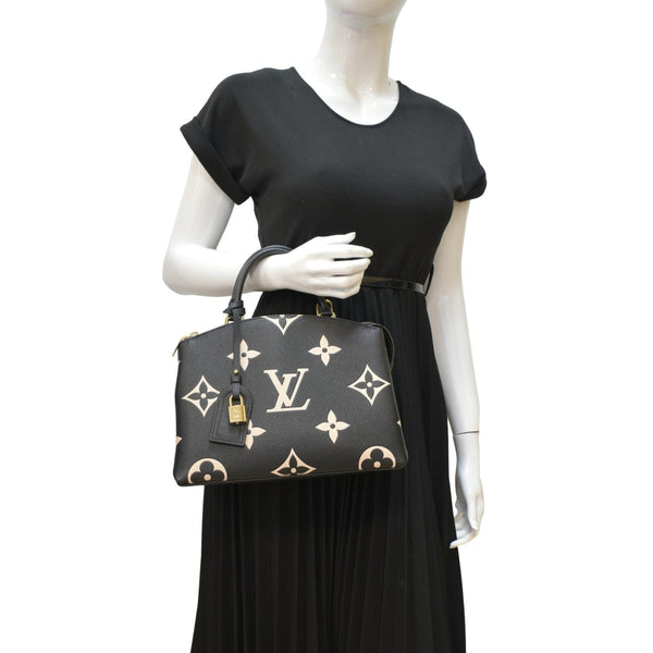 LOUIS VUITTON Petit Palais Embossed Leather Shoulder Bag Bicolor