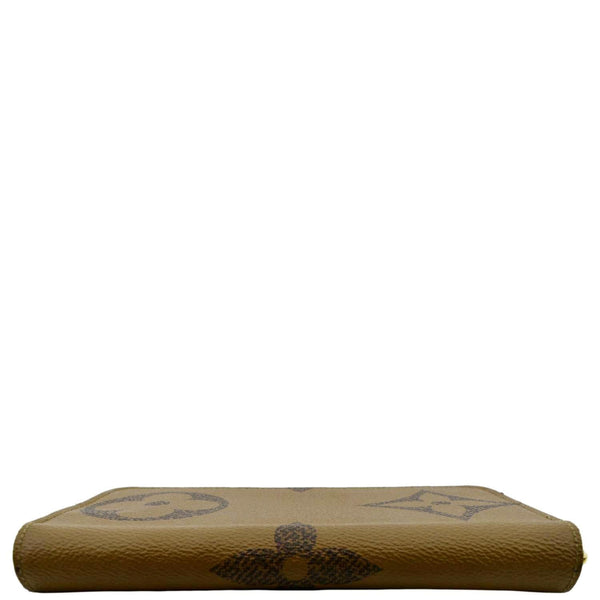 Louis Vuitton Giant Monogram Reverse Zippy Wallet Brown - Bottom