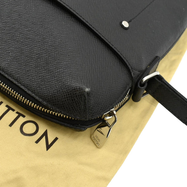 LOUIS VUITTON Grigori Pochette Taiga Leather Crossbody Bag Black