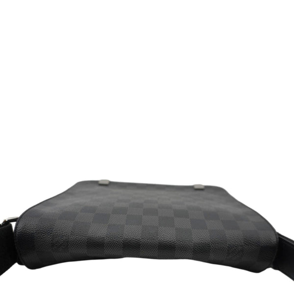 LOUIS VUITTON District PM Messenger Damier Graphite Messenger Bag Black