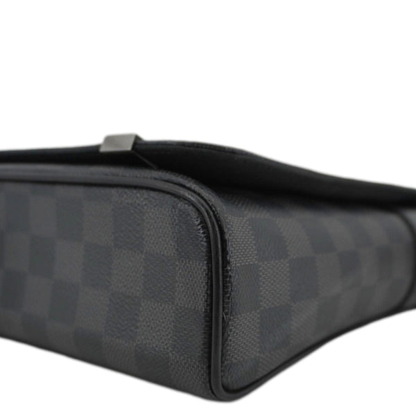 LOUIS VUITTON District PM Messenger Damier Graphite Messenger Bag Black