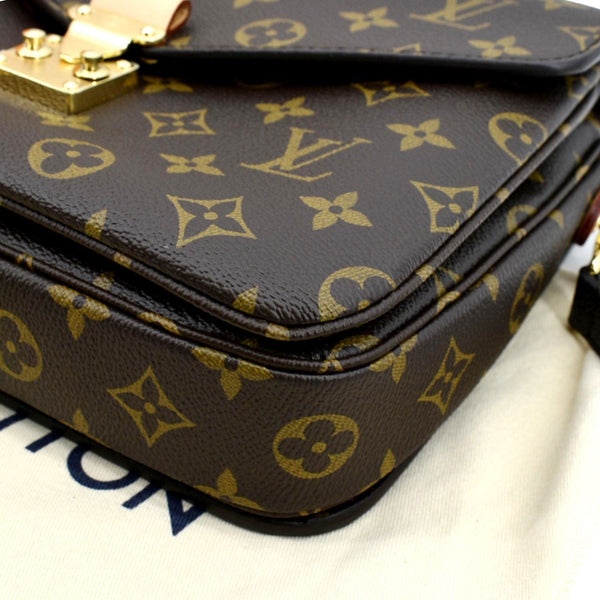 LOUIS VUITTON Metis Pochette Monogram Canvas Crossbody Bag Brown