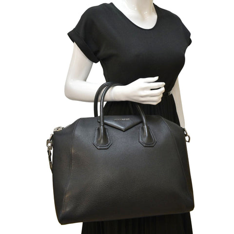 GIVENCHY Antigona Small Leather Shoulder Bag Black