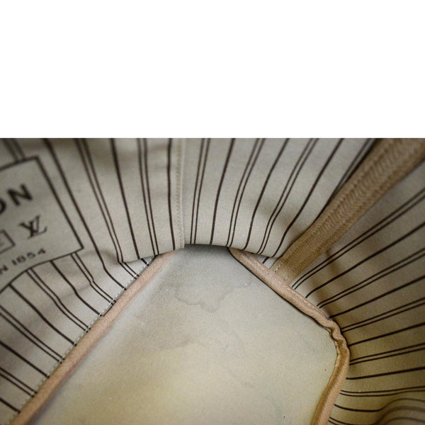 LOUIS VUITTON Neverfull MM Monogram Canvas Tote Bag Brown