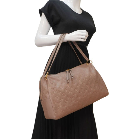 LOUIS VUITTON Ponthieu MM Taupe Shoulder Bag - Model Carrying